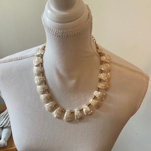Chico’s pearlescent 20” necklace